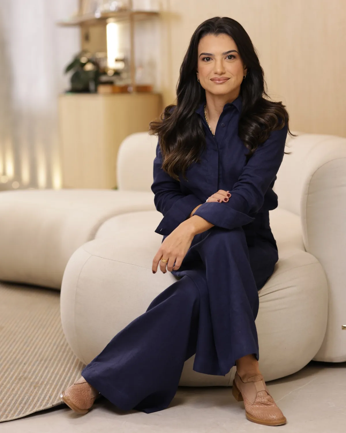 Dra. Julyne Sandes durante atendimento